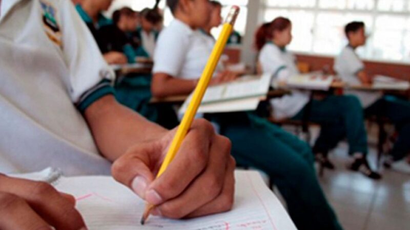 LOS COLEGIOS DE PROVINCIA SUBEN MÁS DE LO QUE PROMETIERON