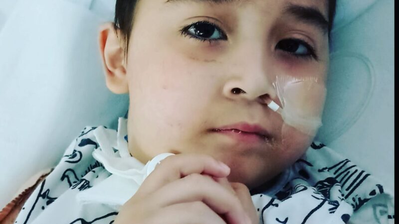 Tiene 5 años, denuncian que IOMA le niega una oportunidad recuperar su vida normal