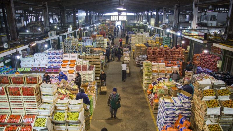 Inseguridad, caída de clientes y alquileres abusivos: Los puesteros del Central dicen que se están fundiendo