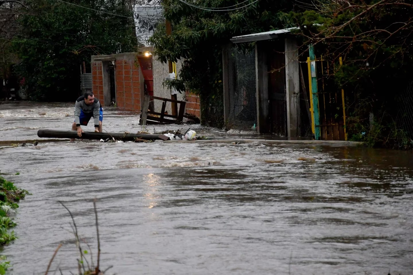 Inundaciones en La Plata: Garro le apuntó a Kicillof