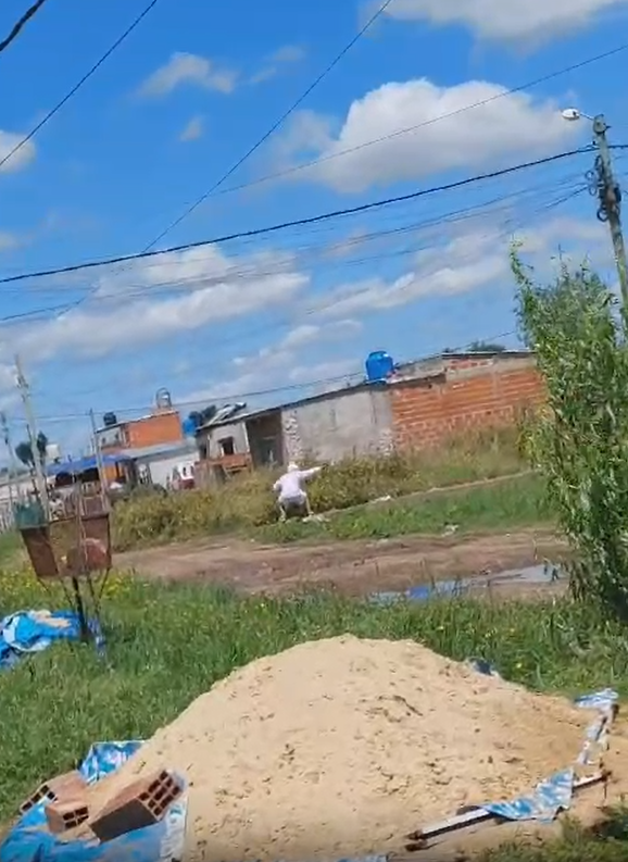 Vecinos a merced de los narcos: tiros a plena luz del día en Moreno