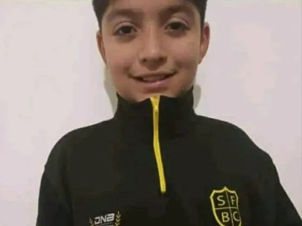 Tenía 10 años, salía con su mamá de jugar al fútbol en un club y lo mataron de un balazo