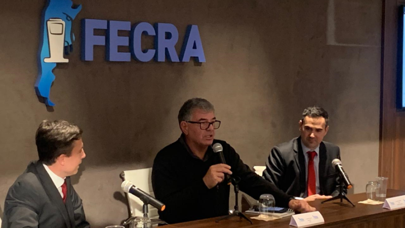 La Federación de Empresarios de Combustibles de la República Argentina (FECRA), realizo una charla informativa y de actualización en temas tributarios el día 25 de julio. En esta oportunidad se focalizó en las nuevas leyes impositivas, de blanqueo, moratoria y bienes personales.