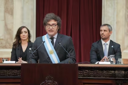 Déficit cero, “Gestionar es achicar” y “La esquina de las ratas miserables”: Así presentó Milei el presupuesto