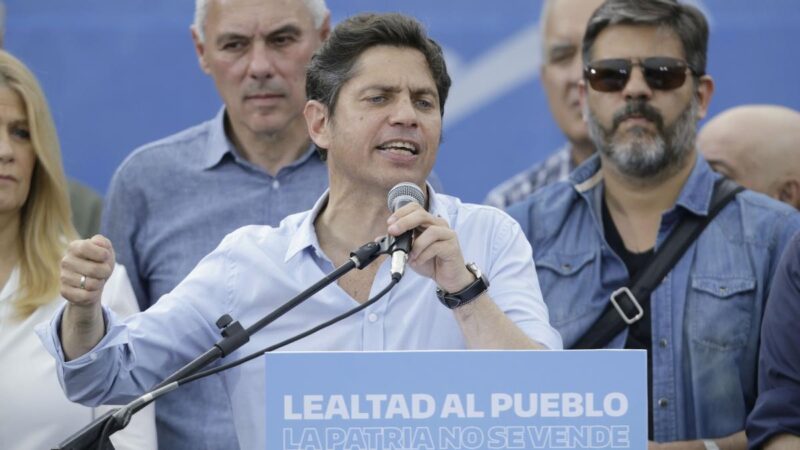 Kicillof dice que “los mejores días fueron con Cristina”, pero se prueba el traje de candidato presidencial