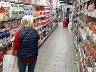 La inflación se modera en el conurbano, pero los ingresos siguen atrás