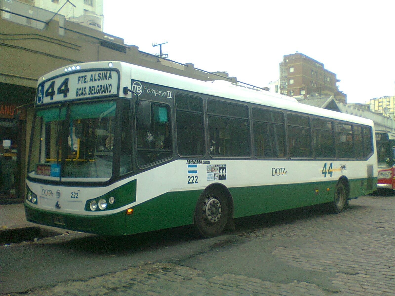 Arrancó el pago con tarjeta en los colectivos