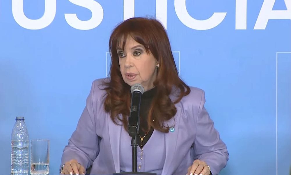 Cristina cree que irá presa, convocó al PJ a movilizarse y dijo: “Soy una fusilada que vive”