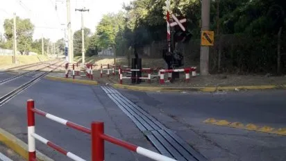 Vecinos reclaman obras urgentes en el cruce ferroviario de Lomas de Zamora
