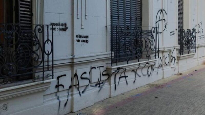 Nuevo ataque a un comité radical en La Plata