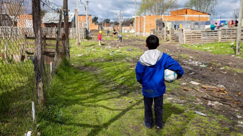 Datos de Unicef revelan que cayó fuerte la pobreza infantil