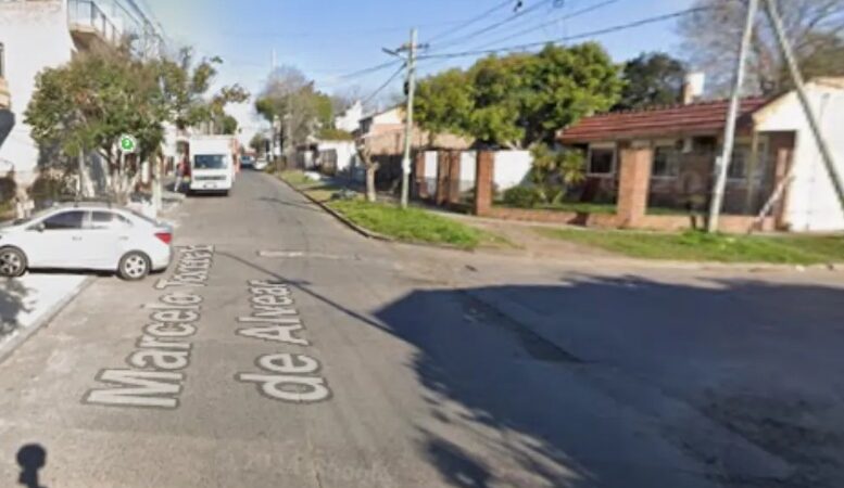 Quilmes: La empujaron de la moto para robarle y murió