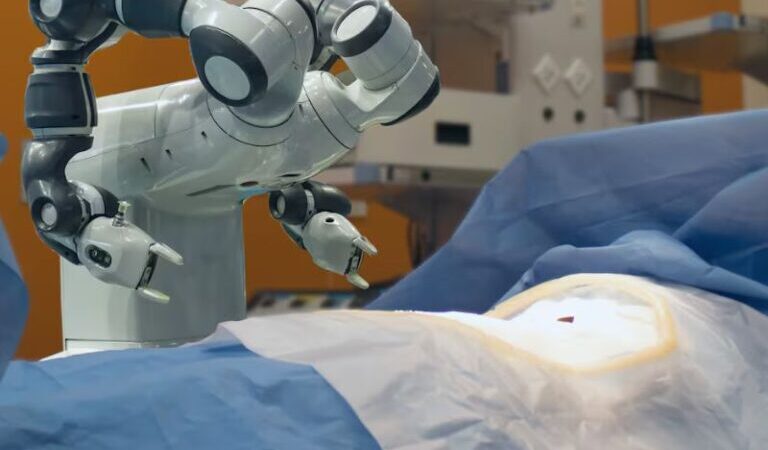 Otro logro de la Fundación Favaloro: primera cirugía asistida por un robot quirúrgico