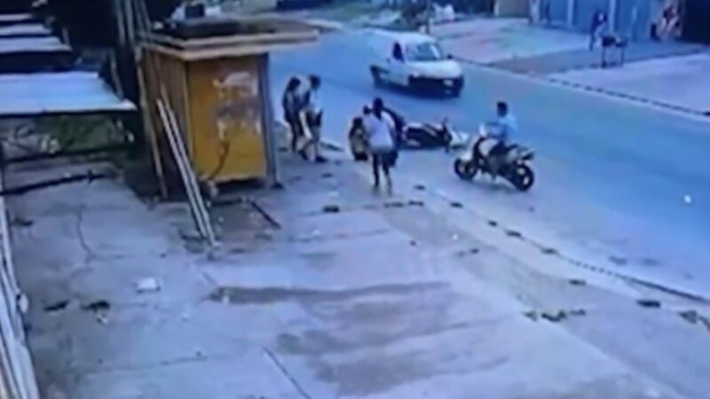 La Plata: la atropelló, la ayudó a salir de la calle y la abandonó