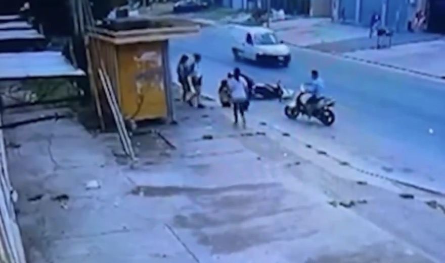 La Plata: la atropelló, la ayudó a salir de la calle y la abandonó