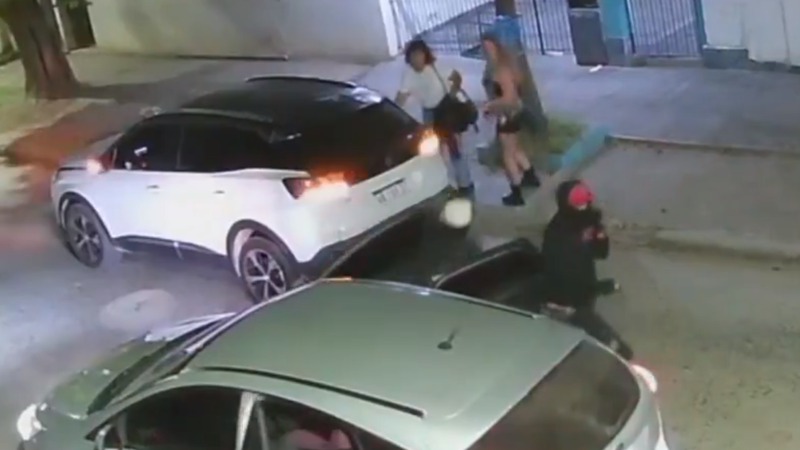 La salida terminó mal: volvían de cenar y les sacaron todo