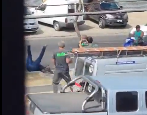 Calles salvajes: discusión, pelea y un fierrazo en la cabeza en Castelar