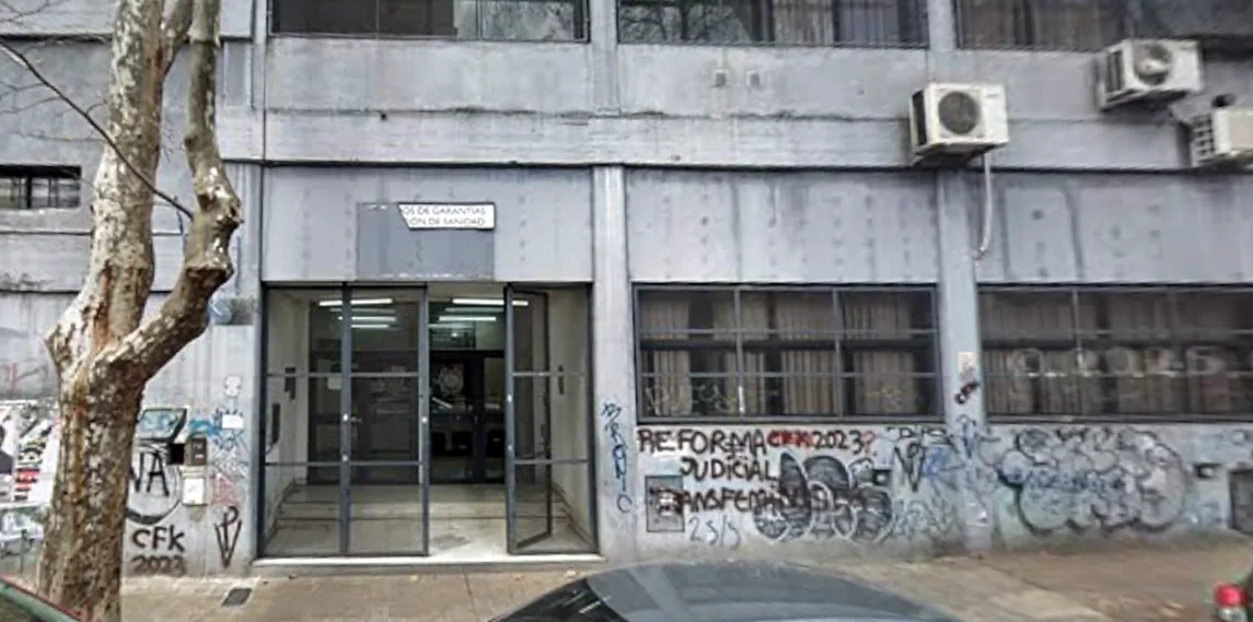 Violenta irrupción en tribunales de San Martín: un grupo armado con cuchillos intentó intimidar a un juez