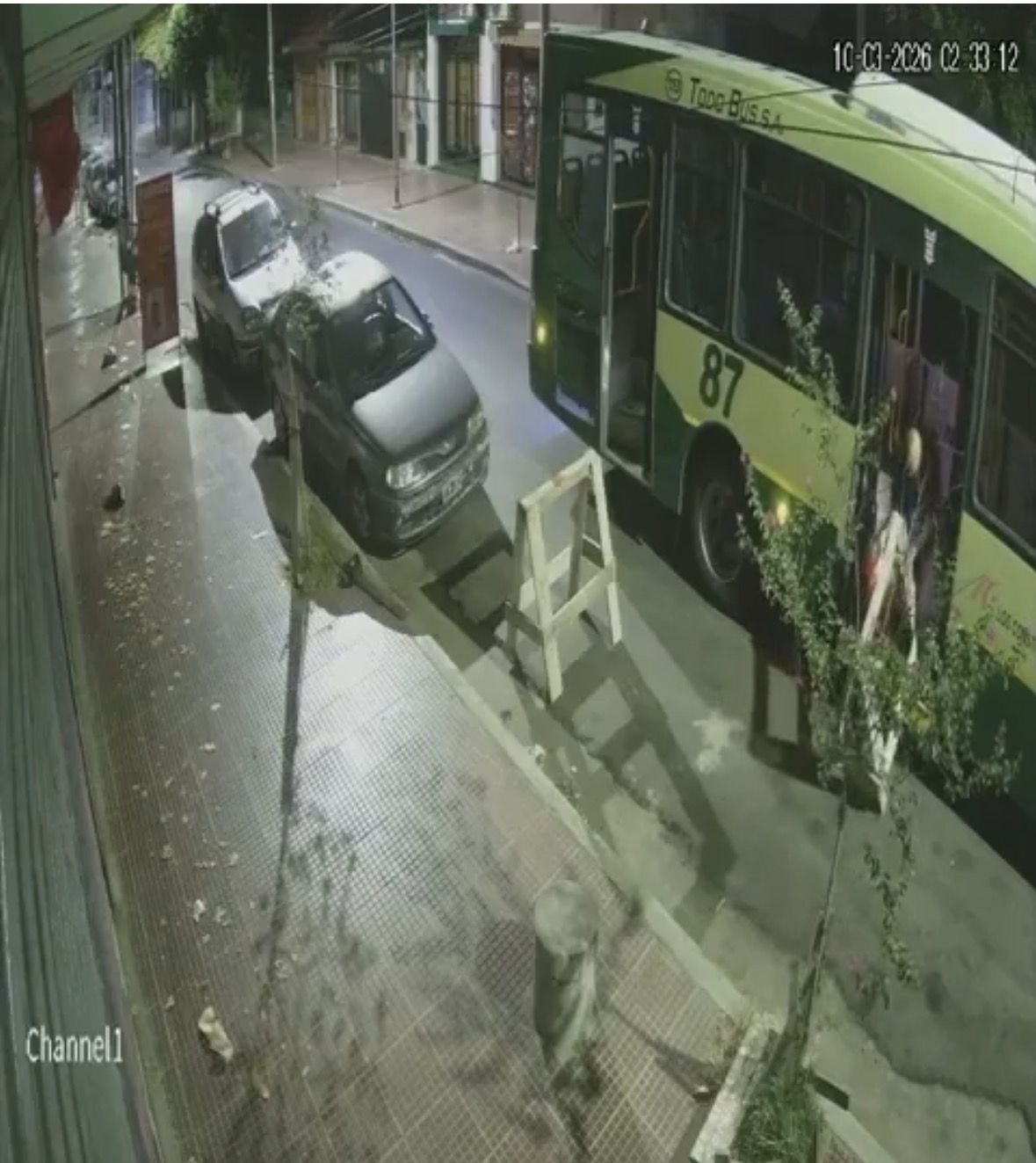 Parada para robar: el colectivero ladrón