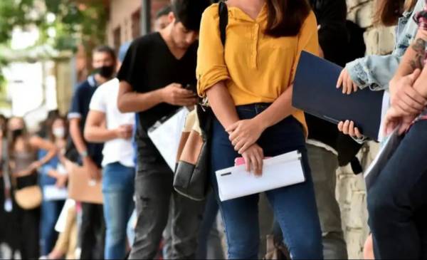 Sube el desempleo y golpea sobre todo a los más jóvenes