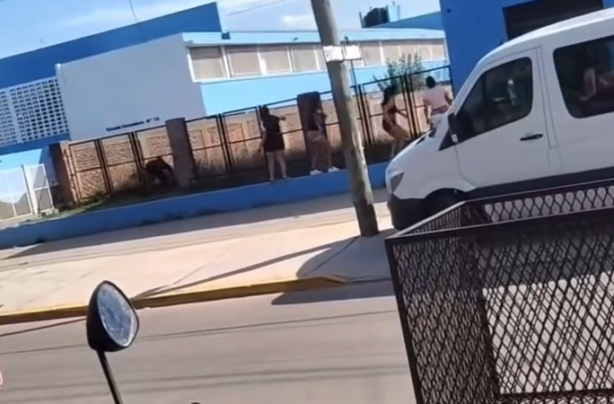 De locos: a los tiros contra una escuela en Pilar