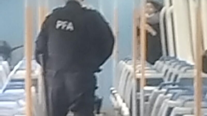 Miedo en el tren:  un hombre armado y con una rehén en el Roca