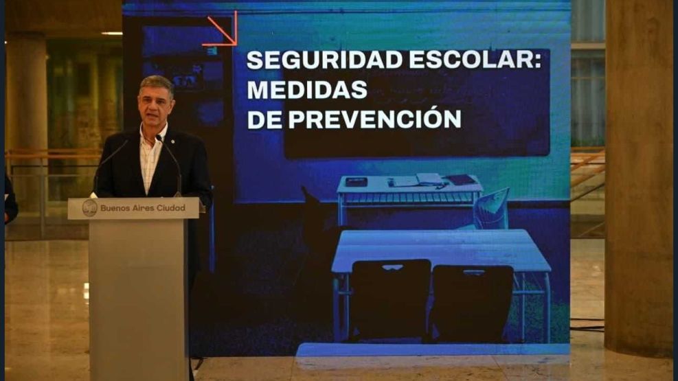 Amenazas en las escuelas, la Ciudad endurece su protocolo y Macri advierte: “no son bromas, son delitos”