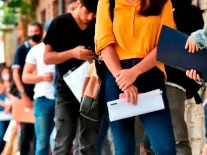 Más desocupados y más trabajadores en negro