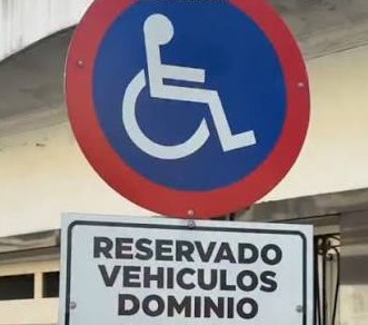 Carteles truchos para estacionar: la Ciudad aplicará fuertes sanciones