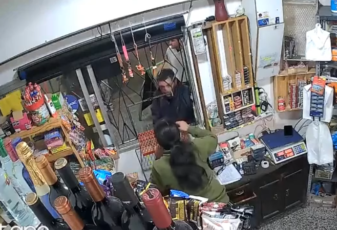 Vecinos en alerta: escuchó a los motochorros y descartó todo