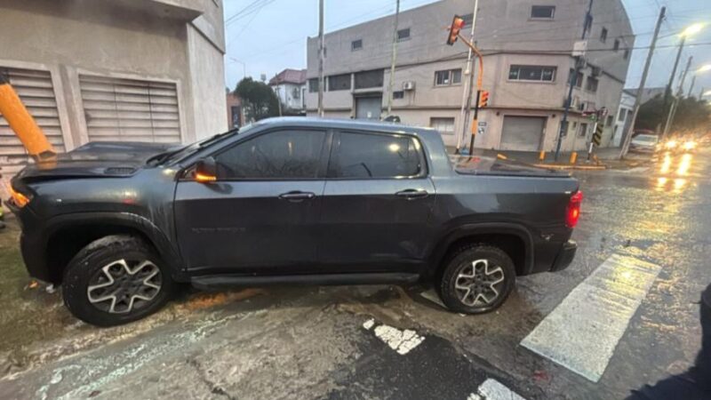 Avellaneda: 6 menores robaron una camioneta y se estrellaron