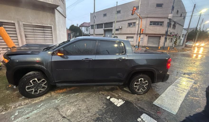 Avellaneda: 6 menores robaron una camioneta y se estrellaron