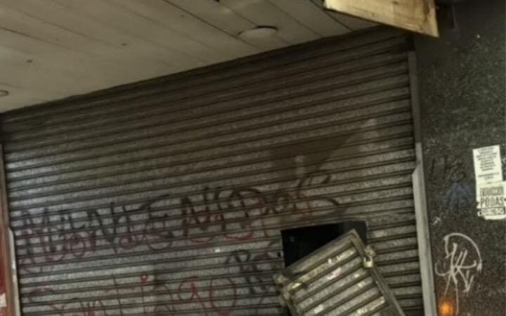 Saqueo en un reconocido lugar de comidas en Quilmes