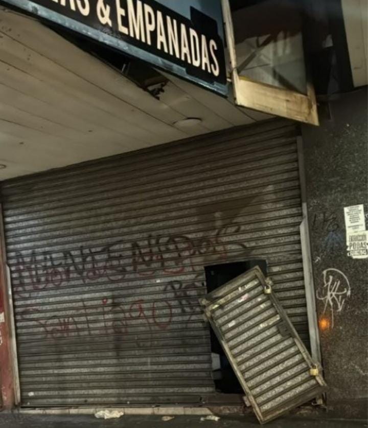 Saqueo en un reconocido lugar de comidas en Quilmes