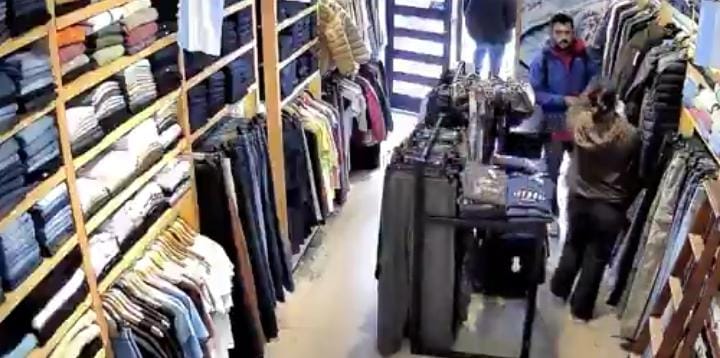 Un falso cliente asaltó un local de ropa en La Plata y escapó con la recaudación