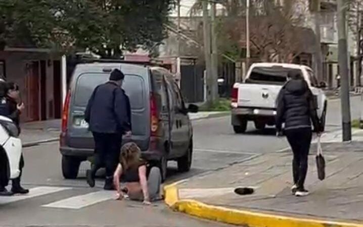 Una mujer se arrojó desde un balcón para escapar de ladrones y sufrió graves fracturas