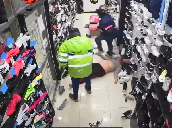 Ladrones sin piedad: atacaron y arrastraron a una embarazada en Budge