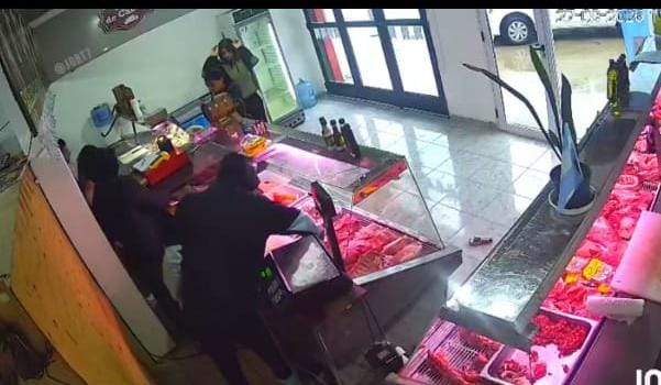 Violento robo en una carnicería de La Plata