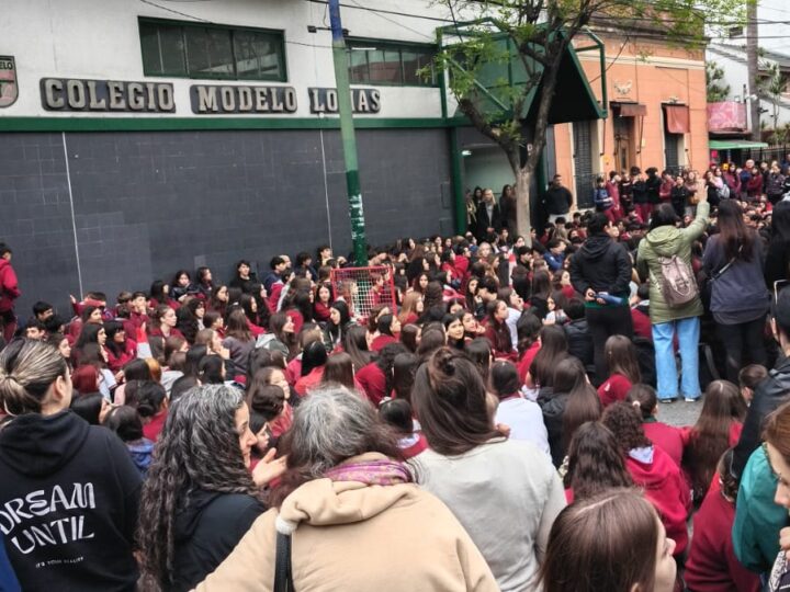 Peligro IA: chicas “desnudadas”