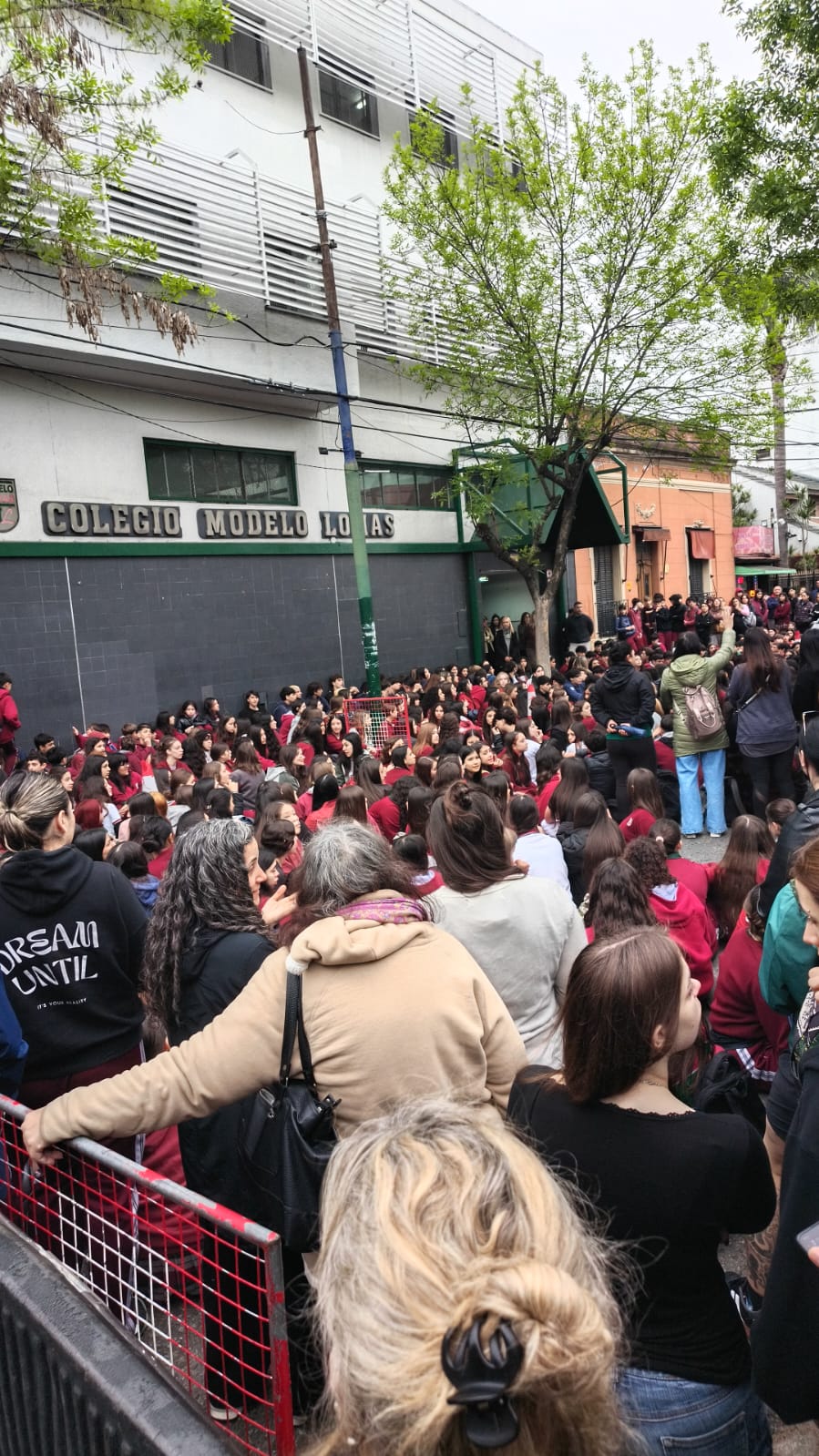 Peligro IA: chicas “desnudadas”