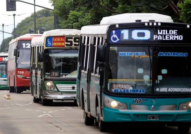 Colectivos: la Nación sube los subsidios para congelar la tarifa mientras que la Ciudad y la Provincia aplican fuertes aumentos
