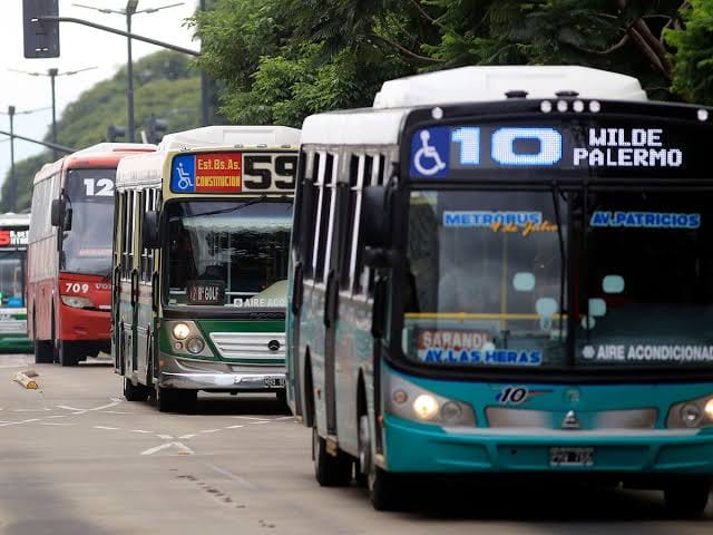Colectivos: la Nación sube los subsidios para congelar la tarifa mientras que la Ciudad y la Provincia aplican fuertes aumentos
